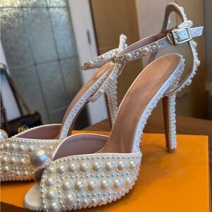 Elegant Pearl-Embellished Ivory Cream White Heels 👠 NIB